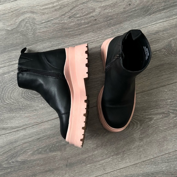 platform boots 🖤 - Picture 4 of 6